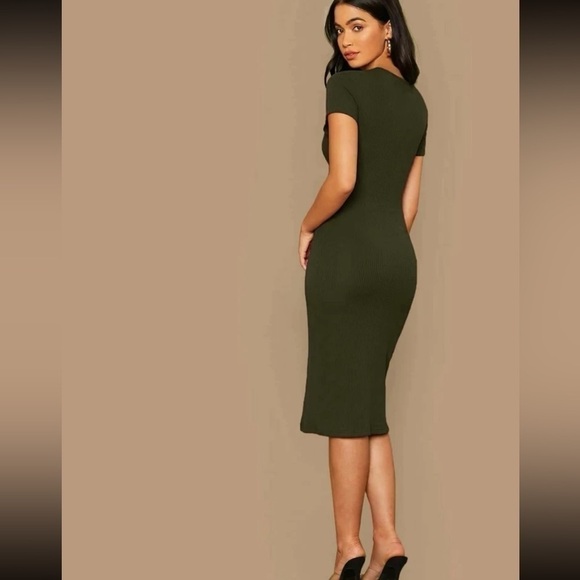 Green Bodycon midi knit dress with a slit size Medium - Picture 2 of 13